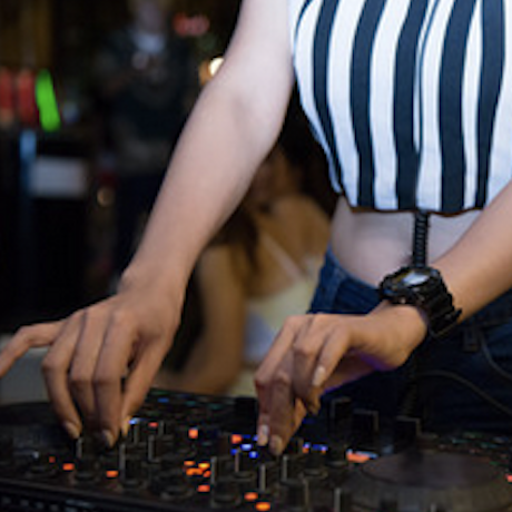 DJETTE DJ ANIMATION MUSICALE