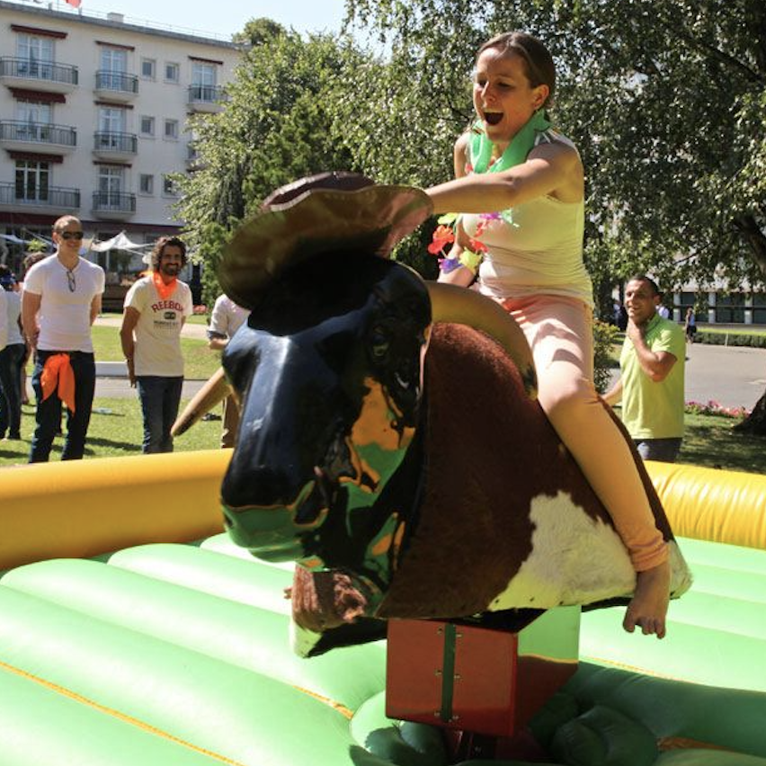 SIMULATEUR DE RODEO, DE SURF